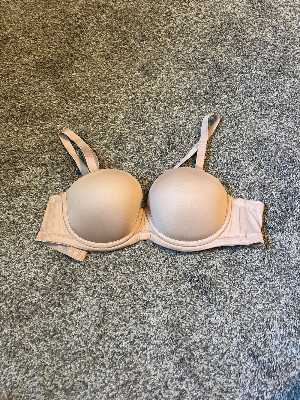 Convertible strapless bra